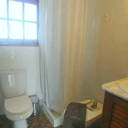 Caules Sleeps 8 Pool Wifi Santa Ceclina