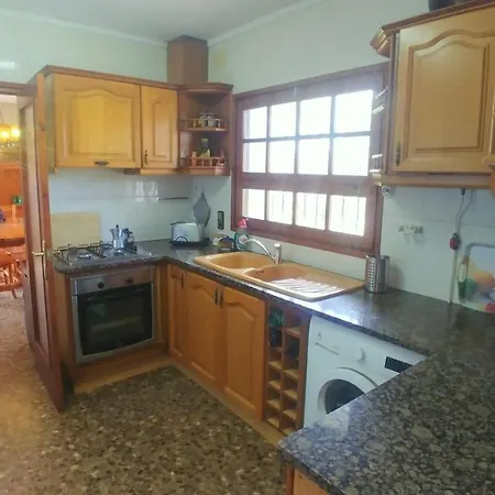 Caules Sleeps 8 Pool Wifi Santa Ceclina